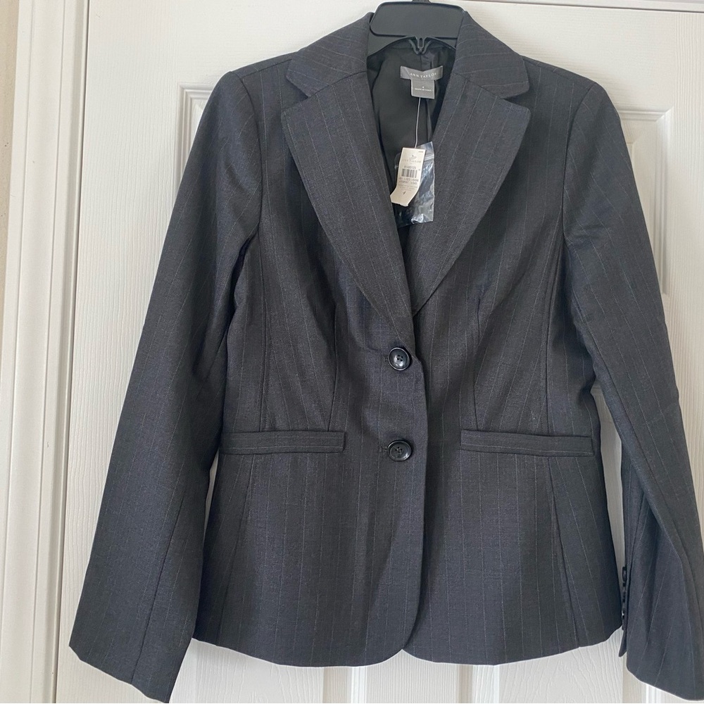 Ann Taylor Pinstriped Grey Lined Blazer SZ 4 NWT